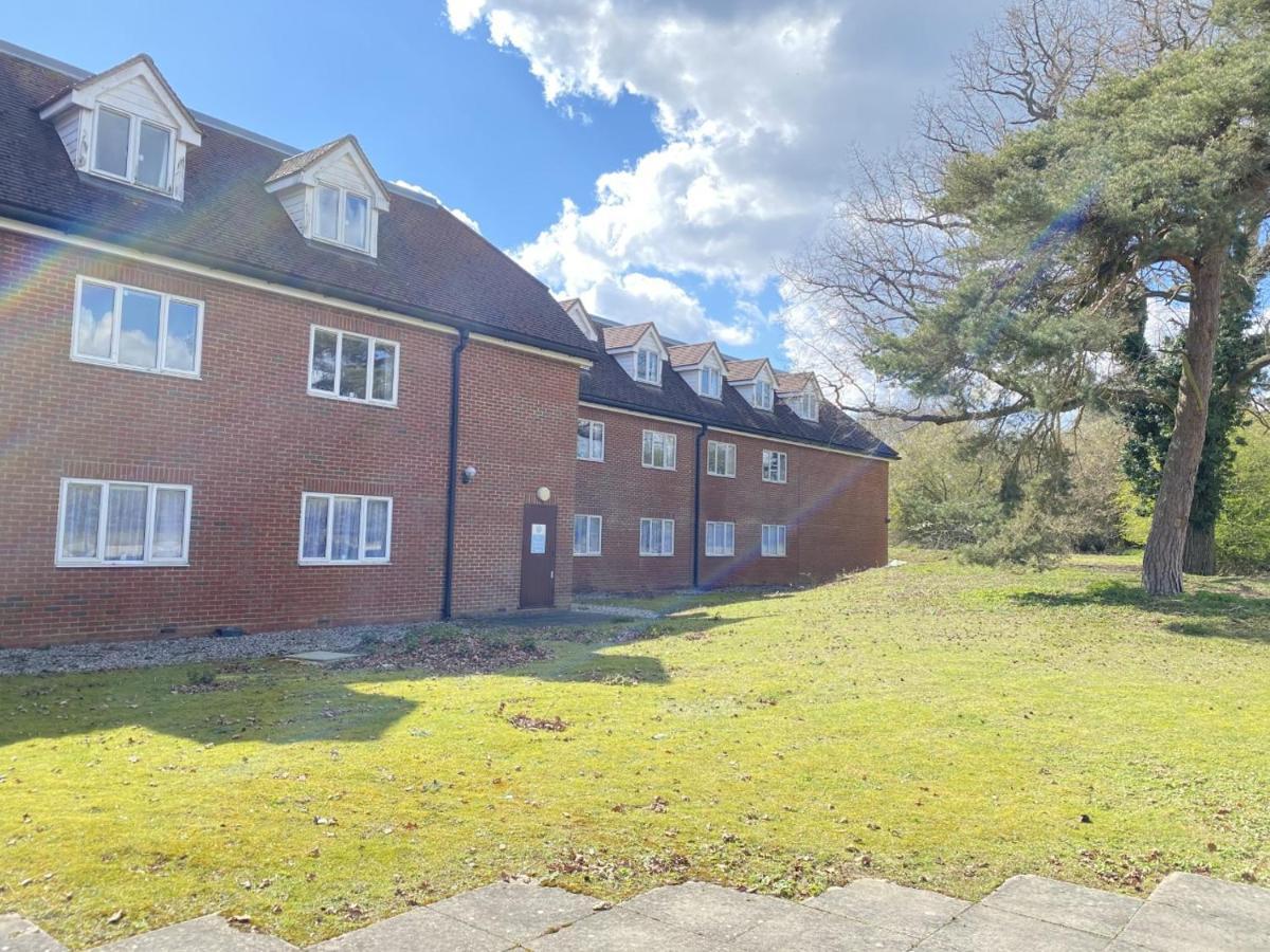 Ibis Budget Stansted Bishops Stortford Birchanger Exterior photo