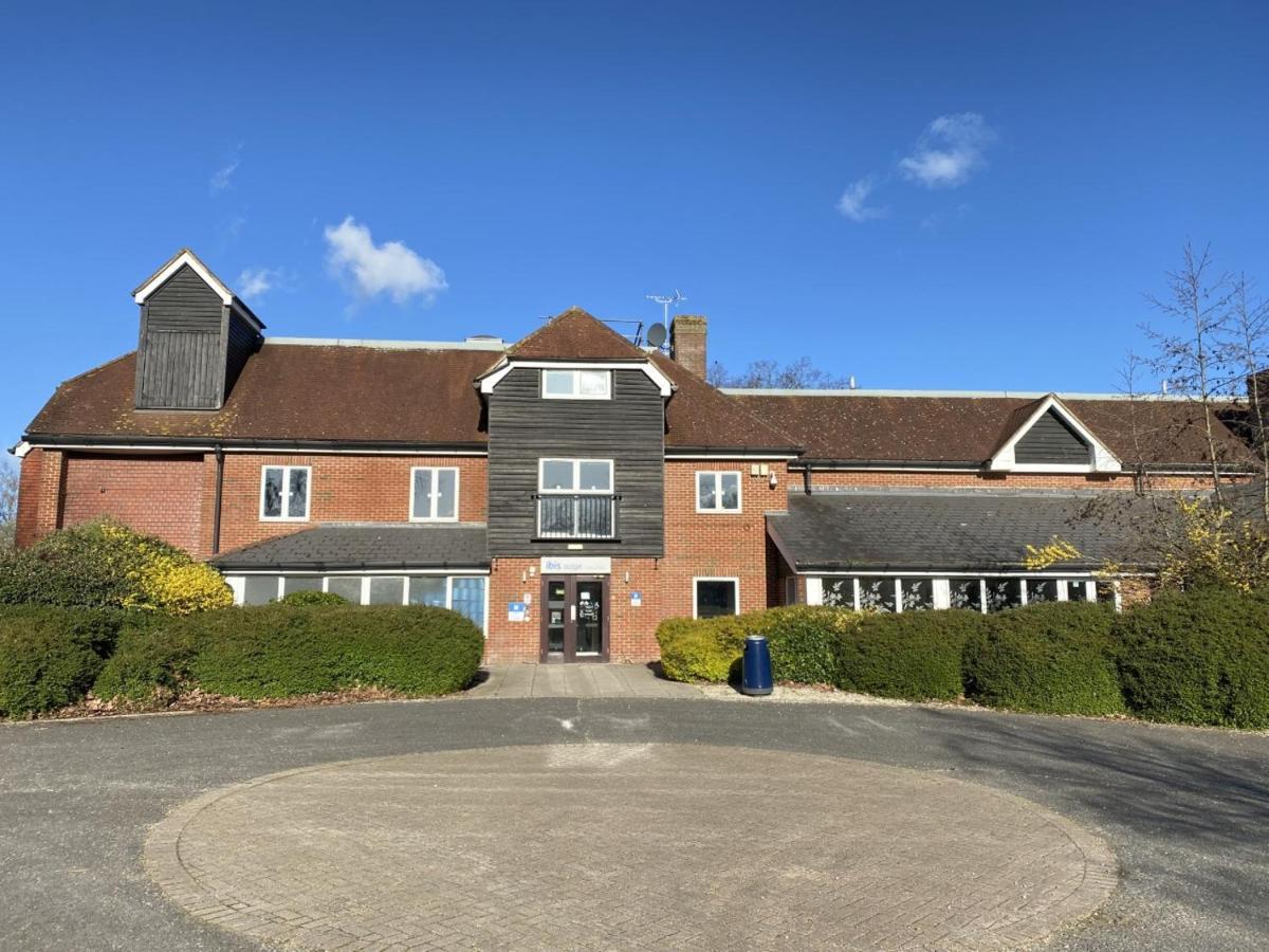 Ibis Budget Stansted Bishops Stortford Birchanger Exterior photo