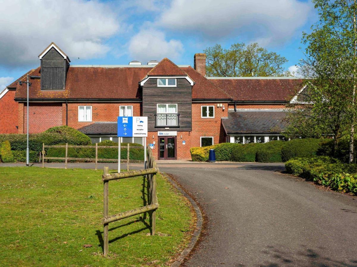 Ibis Budget Stansted Bishops Stortford Birchanger Exterior photo